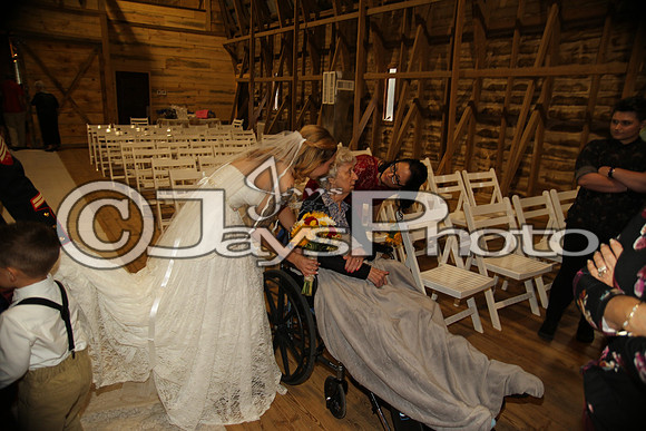 Mollie & Dustin Derrick 10-21-17_JWM0235