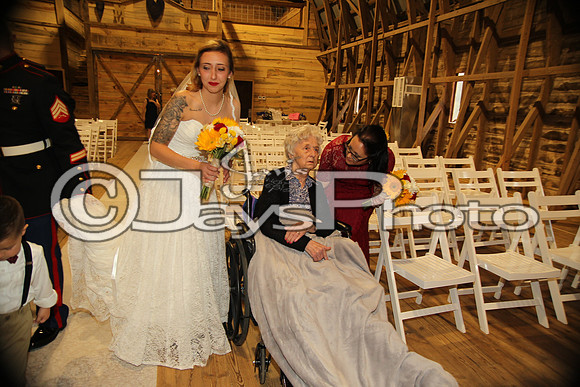 Mollie & Dustin Derrick 10-21-17_JWM0236