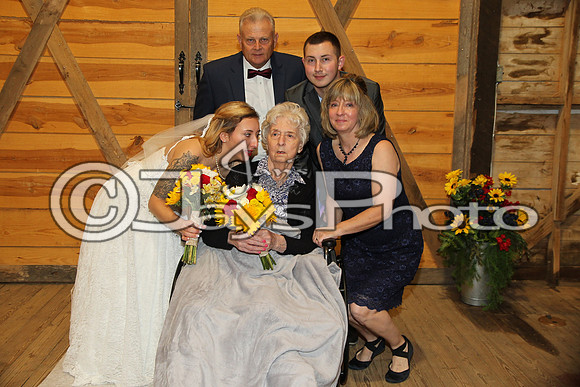 Mollie & Dustin Derrick 10-21-17_JWM0245