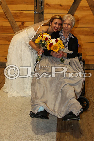 Mollie & Dustin Derrick 10-21-17_JWM0254
