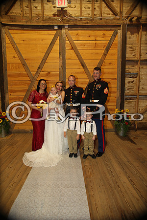 Mollie & Dustin Derrick 10-21-17_JWM0269