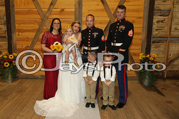Mollie & Dustin Derrick 10-21-17_JWM0272