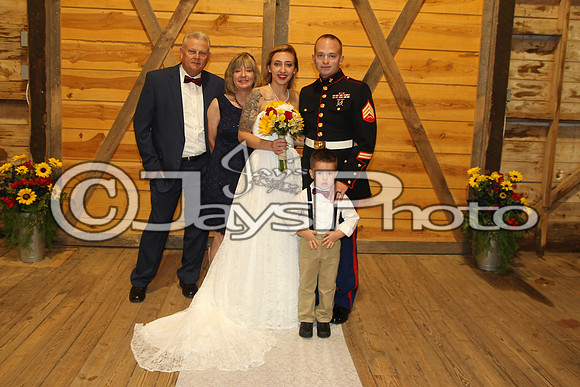 Mollie & Dustin Derrick 10-21-17_JWM0278