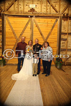 Mollie & Dustin Derrick 10-21-17_JWM0280