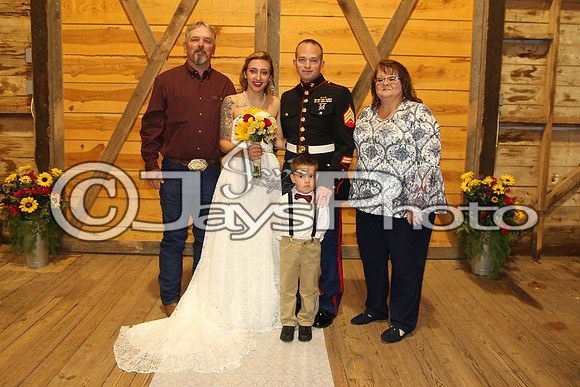 Mollie & Dustin Derrick 10-21-17_JWM0281