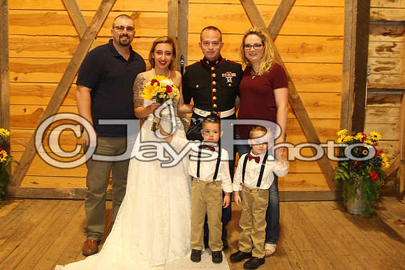 Mollie & Dustin Derrick 10-21-17_JWM0284
