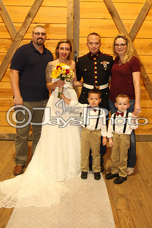 Mollie & Dustin Derrick 10-21-17_JWM0285