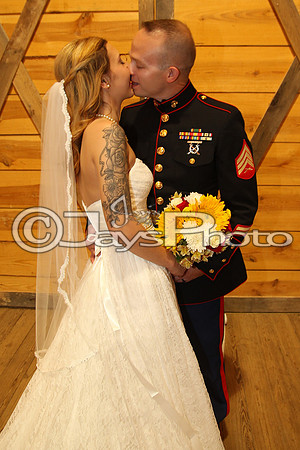 Mollie & Dustin Derrick 10-21-17_JWM0323
