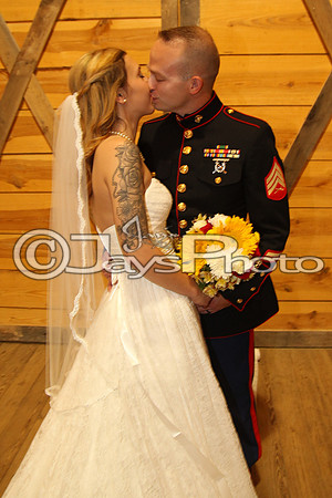 Mollie & Dustin Derrick 10-21-17_JWM0324
