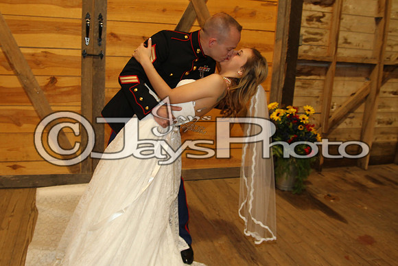 Mollie & Dustin Derrick 10-21-17_JWM0328