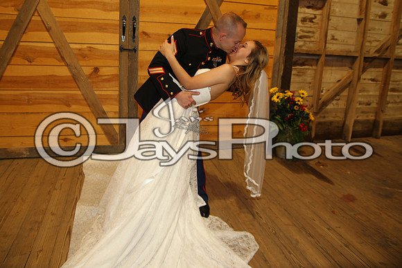 Mollie & Dustin Derrick 10-21-17_JWM0326