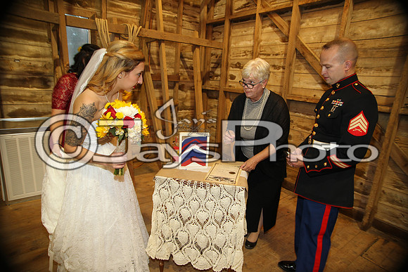 Mollie & Dustin Derrick 10-21-17_JWM0349