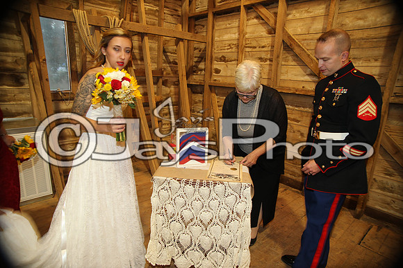 Mollie & Dustin Derrick 10-21-17_JWM0350