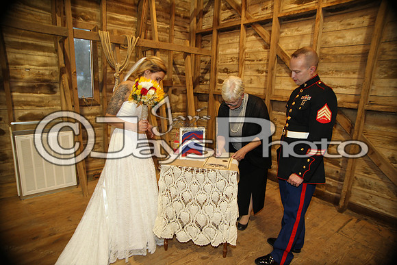 Mollie & Dustin Derrick 10-21-17_JWM0353
