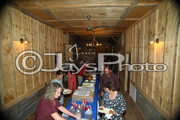 Mollie & Dustin Derrick 10-21-17_JWM0395