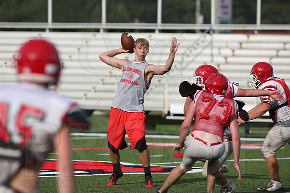 Glen Rose Football Practice 9-2-2014 (©Justin Manning) JWM_252