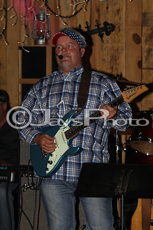 Midnight Hurricanes (Boogies Bar & Grill) 6-6-2015 (©Justin Manning) JWM_0015