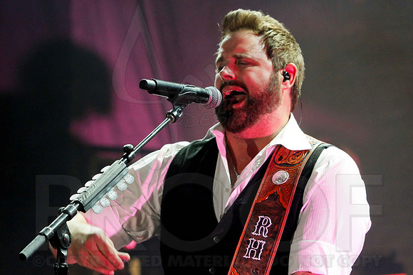 Justin Moore Concert 4-25-2014 (© Justin Manning) JWM_0175