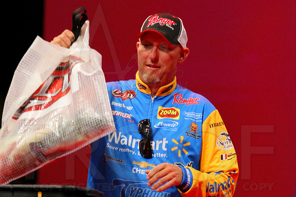 FLW Forrest Wood Cup Day 3 8-17-13 (© Justin Manning) JWM0042