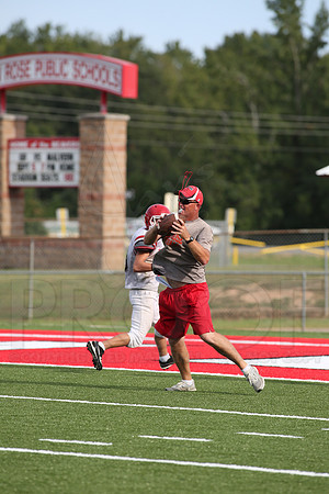 Glen Rose Football Practice 9-2-2014 (©Justin Manning) JWM_251