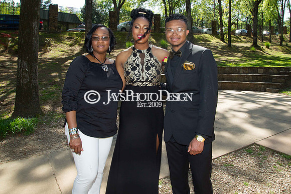 King Prom Photos 4-28-18_0103