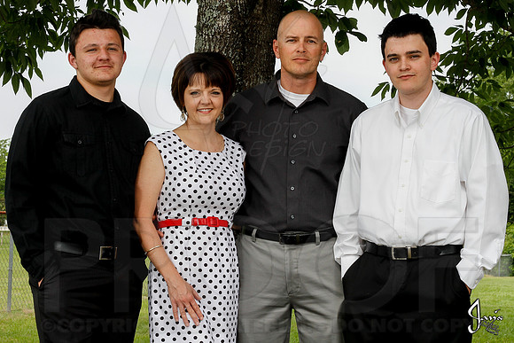Woods Family-Senior photos 5-23-13 (© Justin Manning) JWM0016