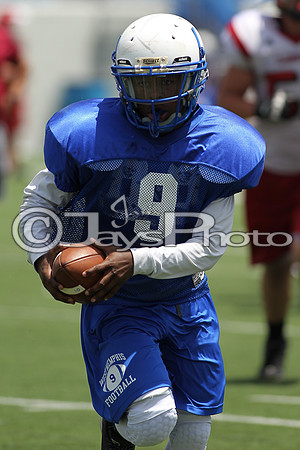 Football Team Camp (War Memorial Stadium) 6-16-2015 (©Justin Manning) JWM_0016