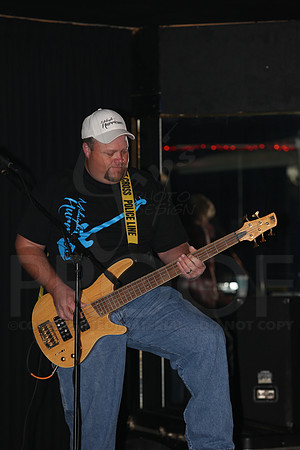 Midnight Hurricanes (Boogies Bar & Grill) 9-13-2014 (©Justin Manning) JWM_012
