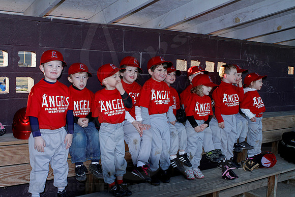 T-ball Angel's & Rangers 3-26-13 (© Justin Manning) JWM0108