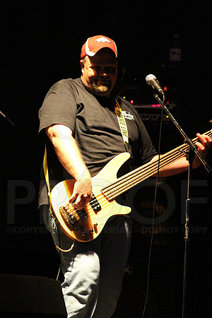 Midnight Hurricanes (Pine Tree Festival) 8-1-2014 (©Justin Manning) JWM_027