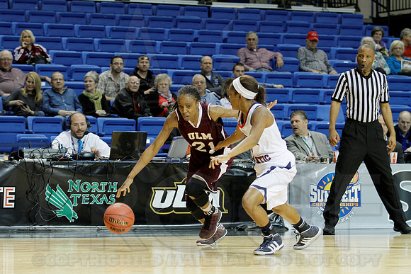 Florida Atlantic vs. UL-Monroe Women's JWM0246 (©Justin Manning)