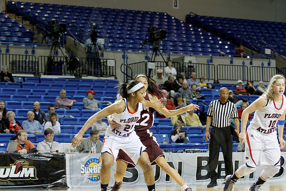 Florida Atlantic vs. UL-Monroe Women's JWM0319 (©Justin Manning)