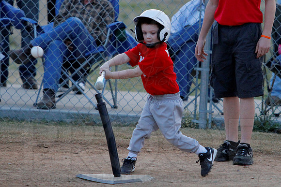 T-ball Angels vs Panthers 3-28-13 (© Justin Manning) JWM0060