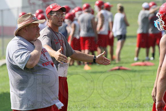 Glen Rose football practice 2 adays 8-5-13 (© Justin Manning) JWM0001