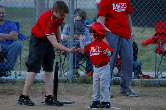 T-ball Angels vs Panthers 3-28-13 (© Justin Manning) JWM0074