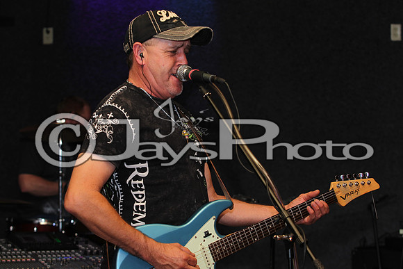 Midnight Hurricanes (Bubba Brew's) 4-26-2015 (©Justin Manning) JWM_0090
