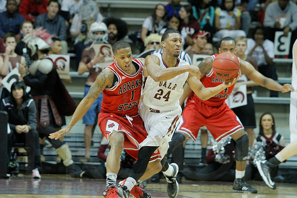 Arkansas State @ UALR Men's Basketball 3-1-2014 (© Justin Manning) JWM_0305