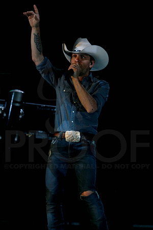 Justin Moore Concert 4-25-2014 (© Justin Manning) JWM_0433