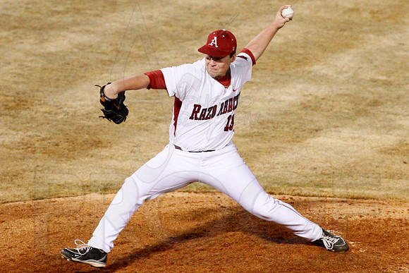 Miss Valley State @ Arkansas Baseball 3-27-13 (© Justin Manning) JWM0421