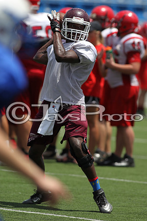 Football Team Camp (War Memorial Stadium) 6-16-2015 (©Justin Manning) JWM_0026