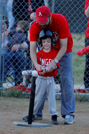 T-ball Angels vs Panthers 3-28-13 (© Justin Manning) JWM0091