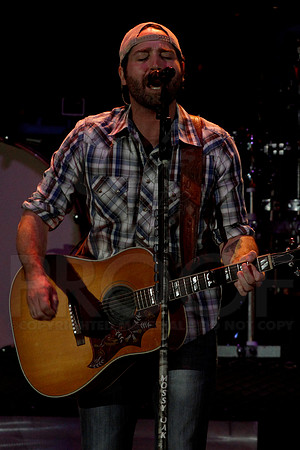 Justin Moore Concert 4-25-2014 (© Justin Manning) JWM_0102