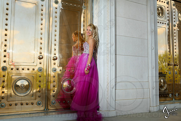 Prom pictures (Maria Vest) 4-11-2014 (© Justin Manning) JWM_0071