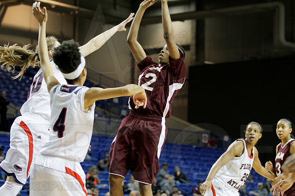 Florida Atlantic vs. UL-Monroe Women's JWM0201 (©Justin Manning)