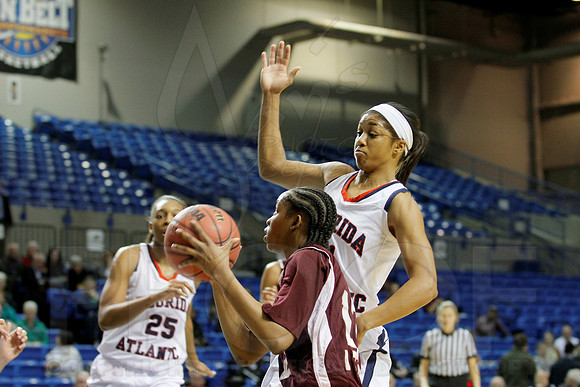 Florida Atlantic vs. UL-Monroe Women's JWM0189 (©Justin Manning)