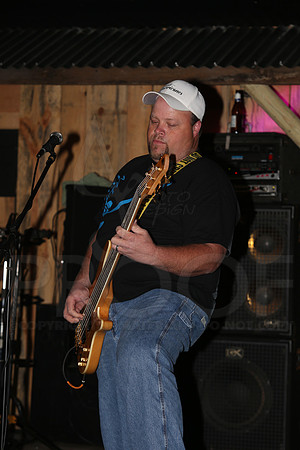 Midnight Hurricanes (Boogies Bar & Grill) 9-13-2014 (©Justin Manning) JWM_013