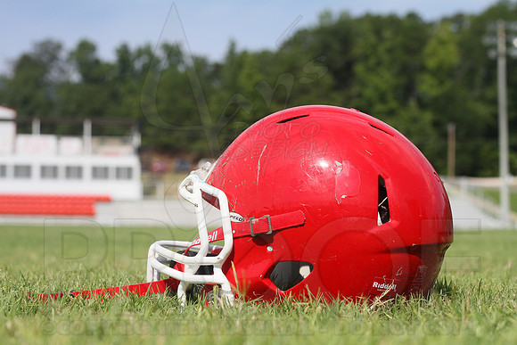 Glen Rose football practice 2 adays 8-6-13 (© Justin Manning) JWM0029