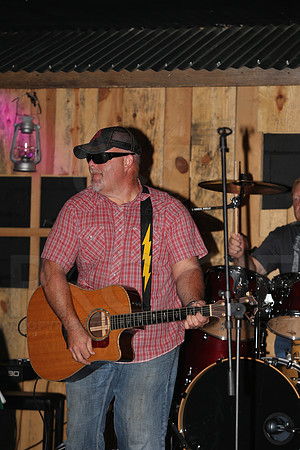 Midnight Hurricanes (Boogies Bar & Grill) 9-13-2014 (©Justin Manning) JWM_091