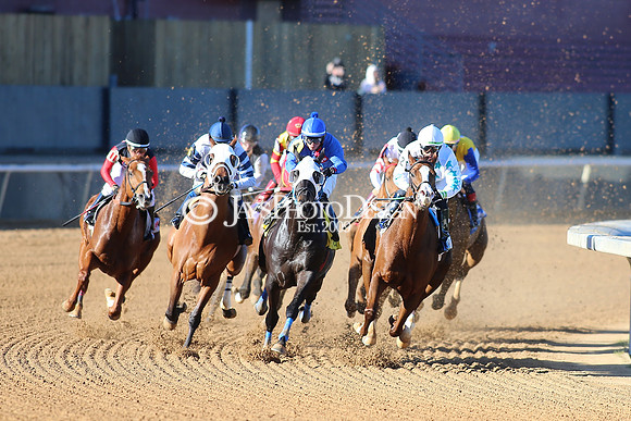 z240101_SmartyJonesStakesDay_JWM_0317