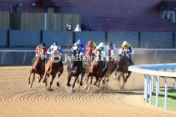 z240101_SmartyJonesStakesDay_JWM_0309
